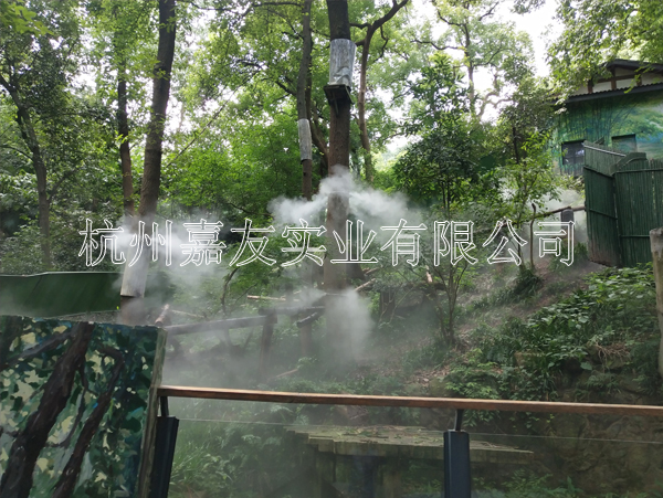 广州动物园高压微雾降温造景3